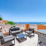 Ocean View With A Terrace アパート