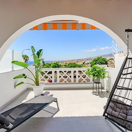 Ocean View With A Terrace דירה