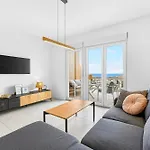 Ocean View With A Terrace דירה אדחה